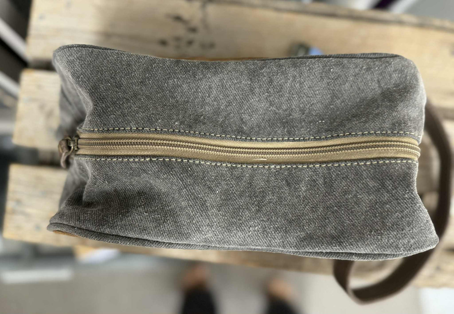 Myra wild reindeer makeup/ shave /travel bag. S-1121
