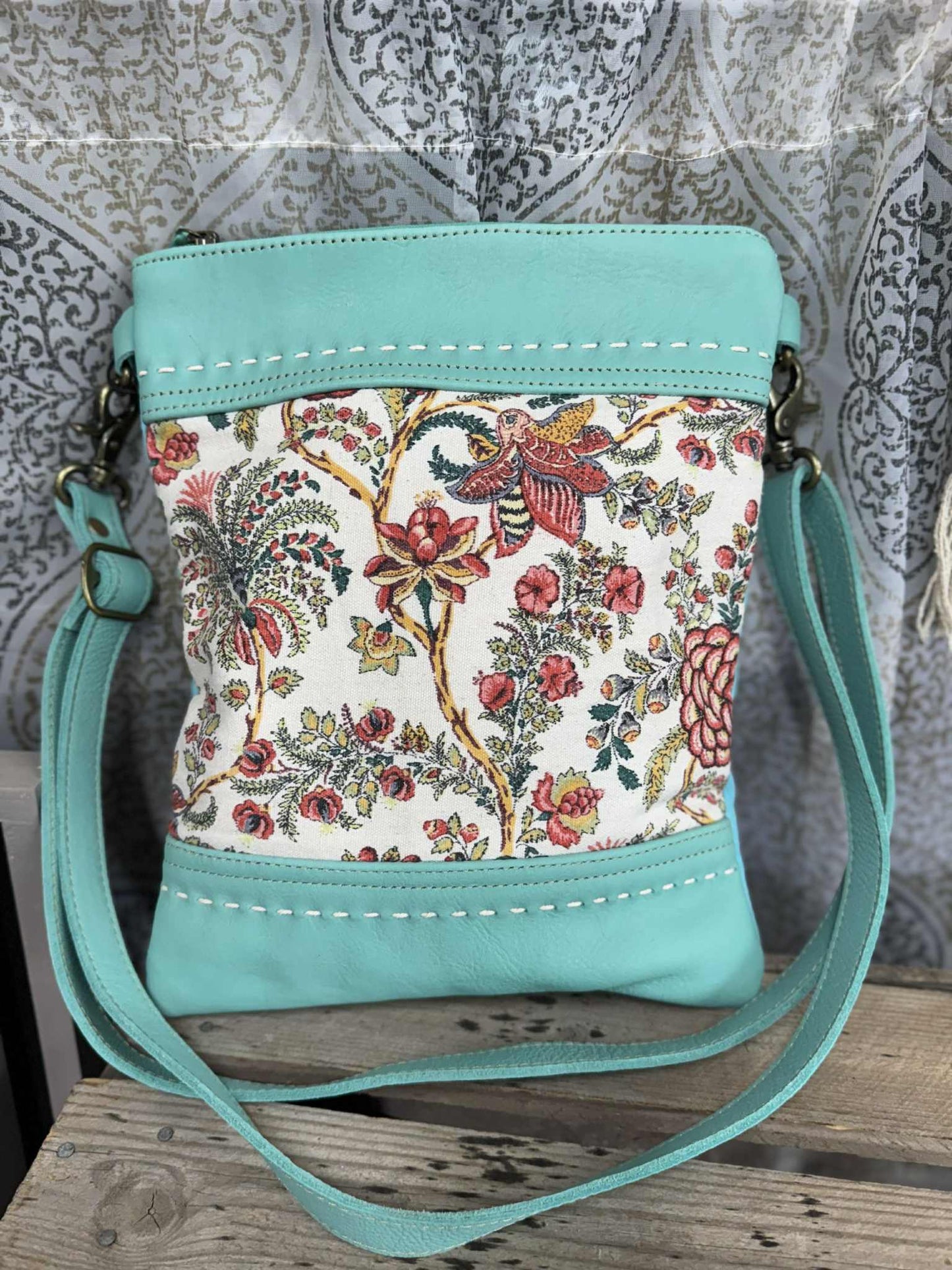 Myra Mariposa small crossbody S-9563