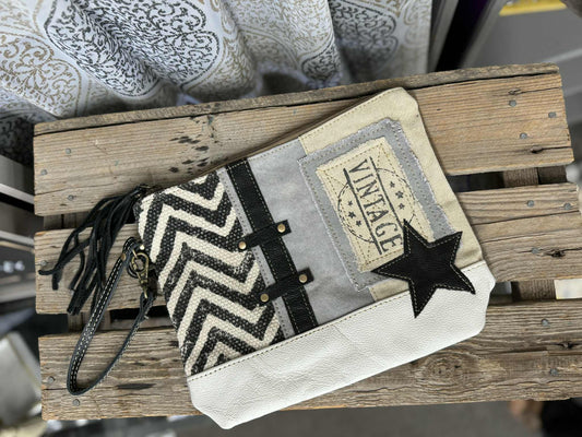 Myra globetrotter patch pouch. S-7931